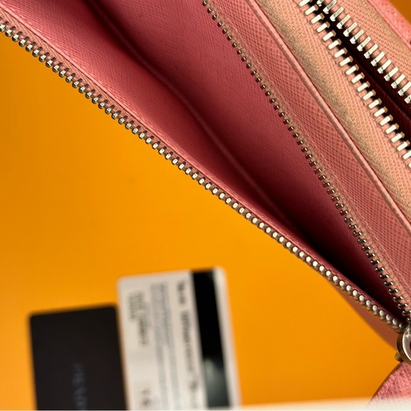 Prada Saffiano Fiocco - Picture 6 of 9